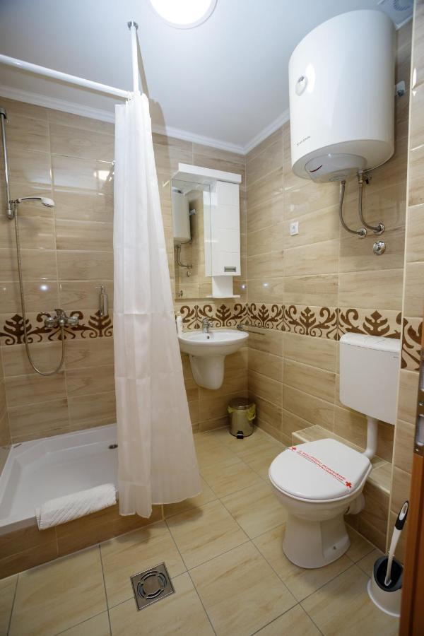 Guest House Mali Homtel 수보티차 외부 사진