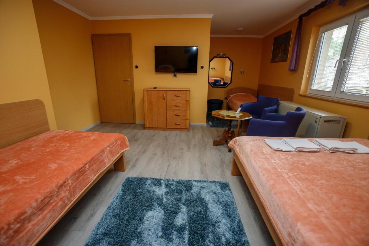 Guest House Mali Homtel 수보티차 외부 사진