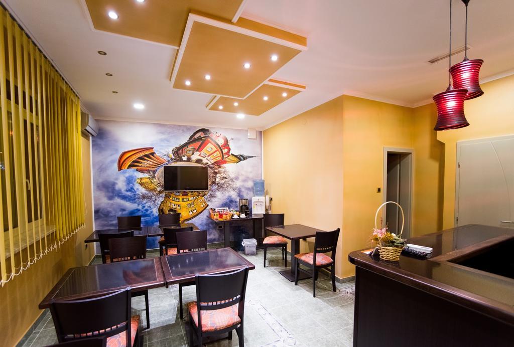 Guest House Mali Homtel 수보티차 외부 사진