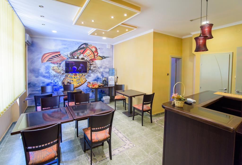 Guest House Mali Homtel 수보티차 외부 사진